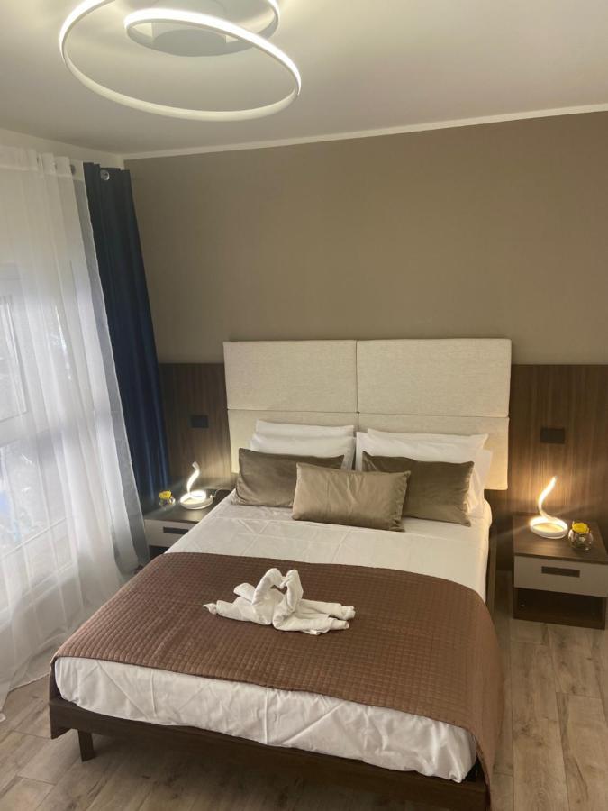 Hotel Plaza Ungheria Palermo Bagian luar foto