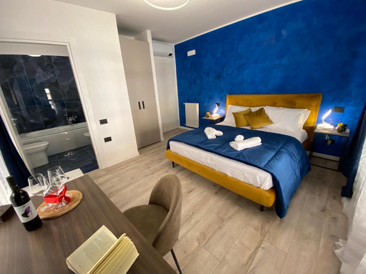 Hotel Plaza Ungheria Palermo Bagian luar foto