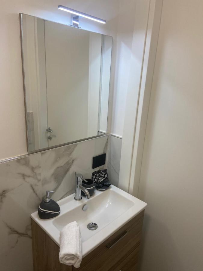 Hotel Plaza Ungheria Palermo Bagian luar foto