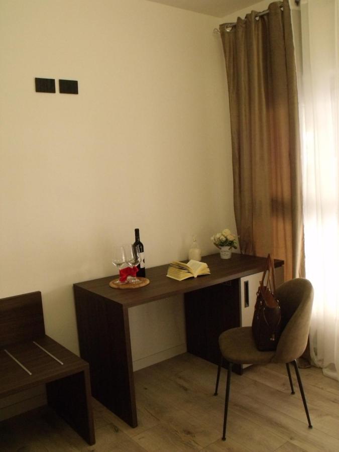 Hotel Plaza Ungheria Palermo Bagian luar foto