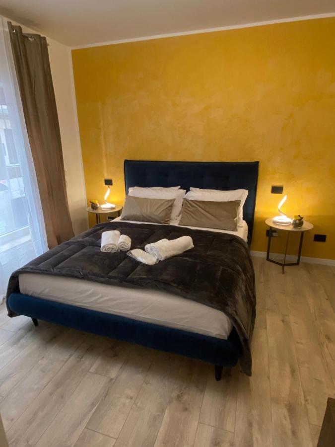 Hotel Plaza Ungheria Palermo Bagian luar foto