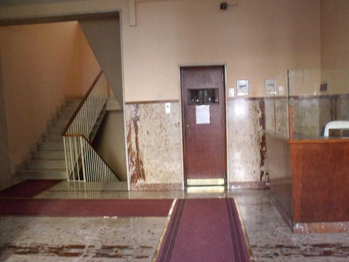 Hotel Plaza Ungheria Palermo Bagian luar foto