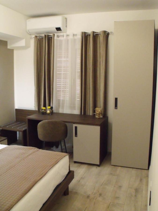 Hotel Plaza Ungheria Palermo Bagian luar foto