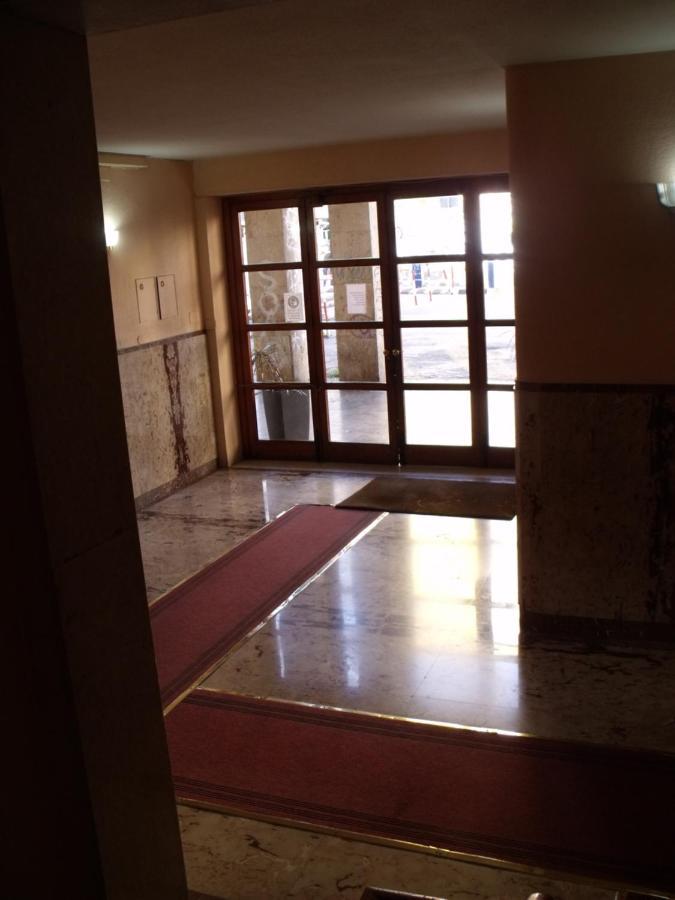 Hotel Plaza Ungheria Palermo Bagian luar foto
